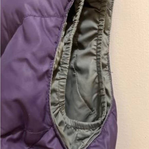Deep purple MEC down vest - Picture 4 of 10